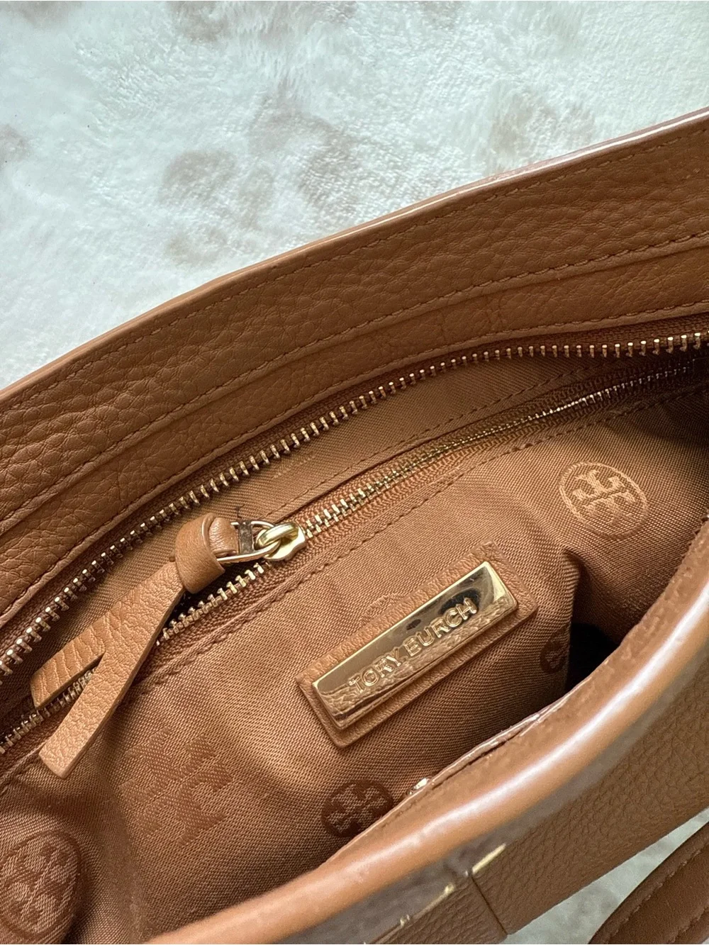 Tory Burch Women's Ivy Pebbled Leather Convertible Shoulder Bag Crossbody